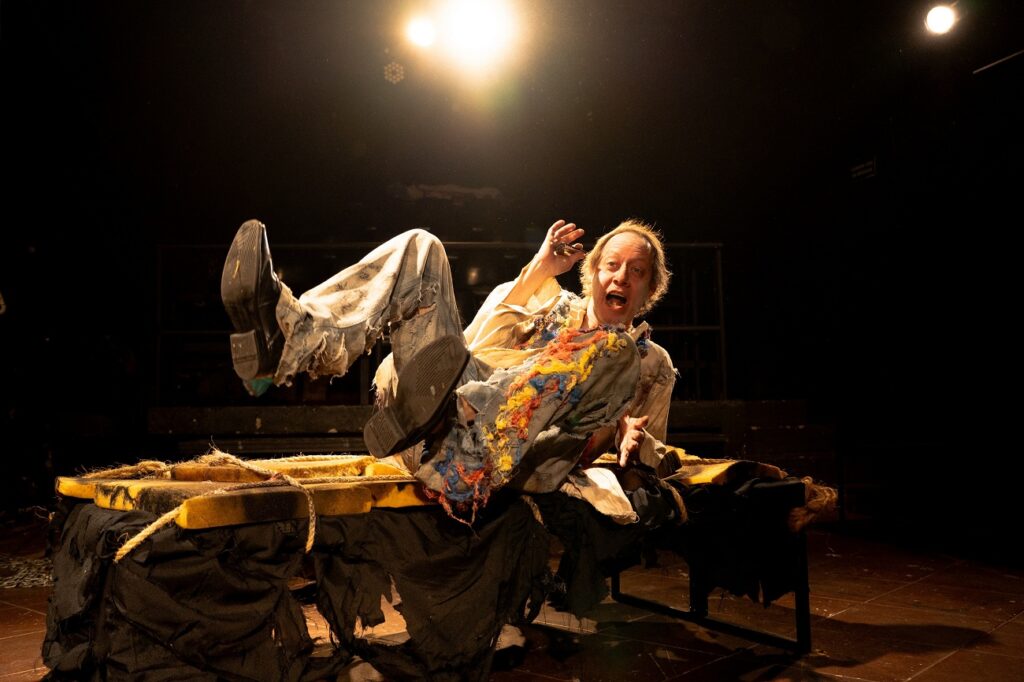 Dois-Perdidos-Nuna-Noite-Suja-foto-de-Kym-Kobaiashi-JORNAL-NOTAL-02