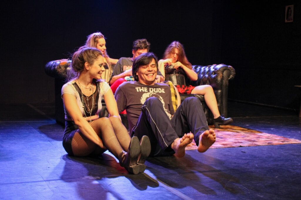 Musica_para_Nina_Dinosauros-Thamires Meraki-Jornal Nota01