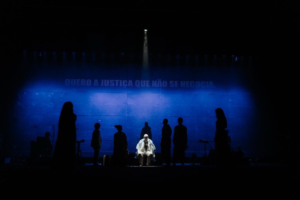 As Armas Milagrosa_Marcelle Cerutti_Jornal Nota_02