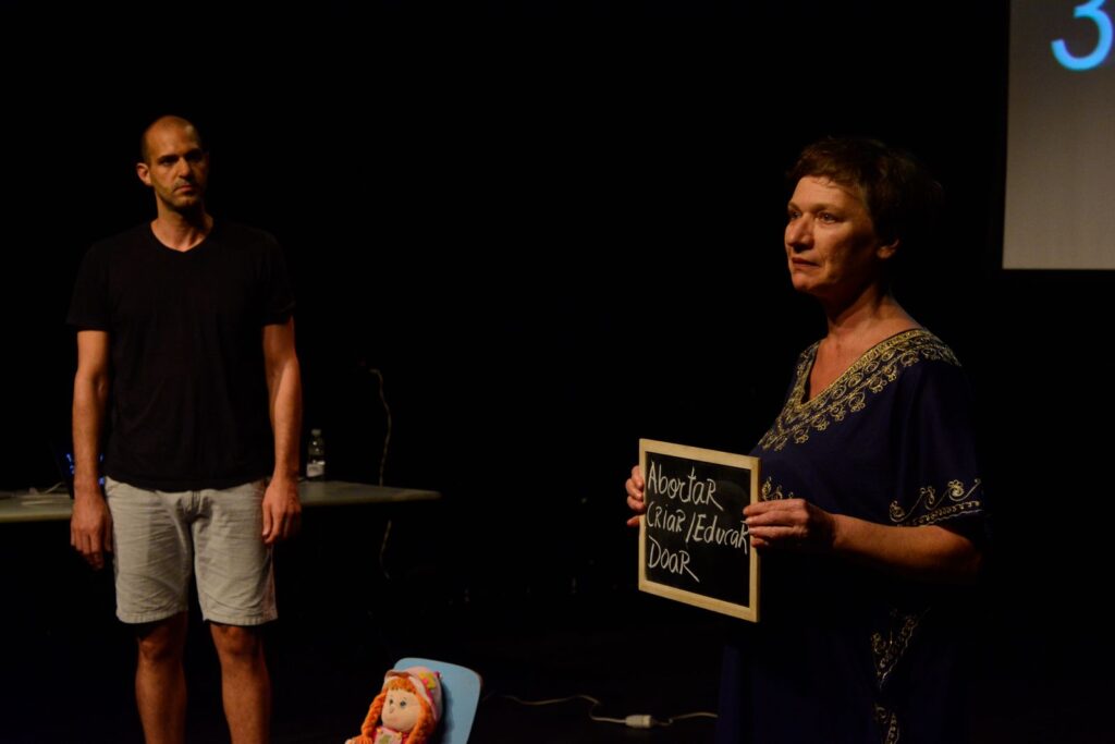 Azenha_de_Teatro-Jornal_Nota_03