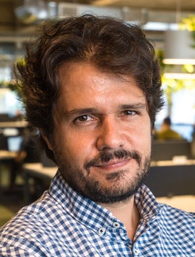 Foto: do escritor Roberto C Véras J, autor de "Torre Global: o Demente"